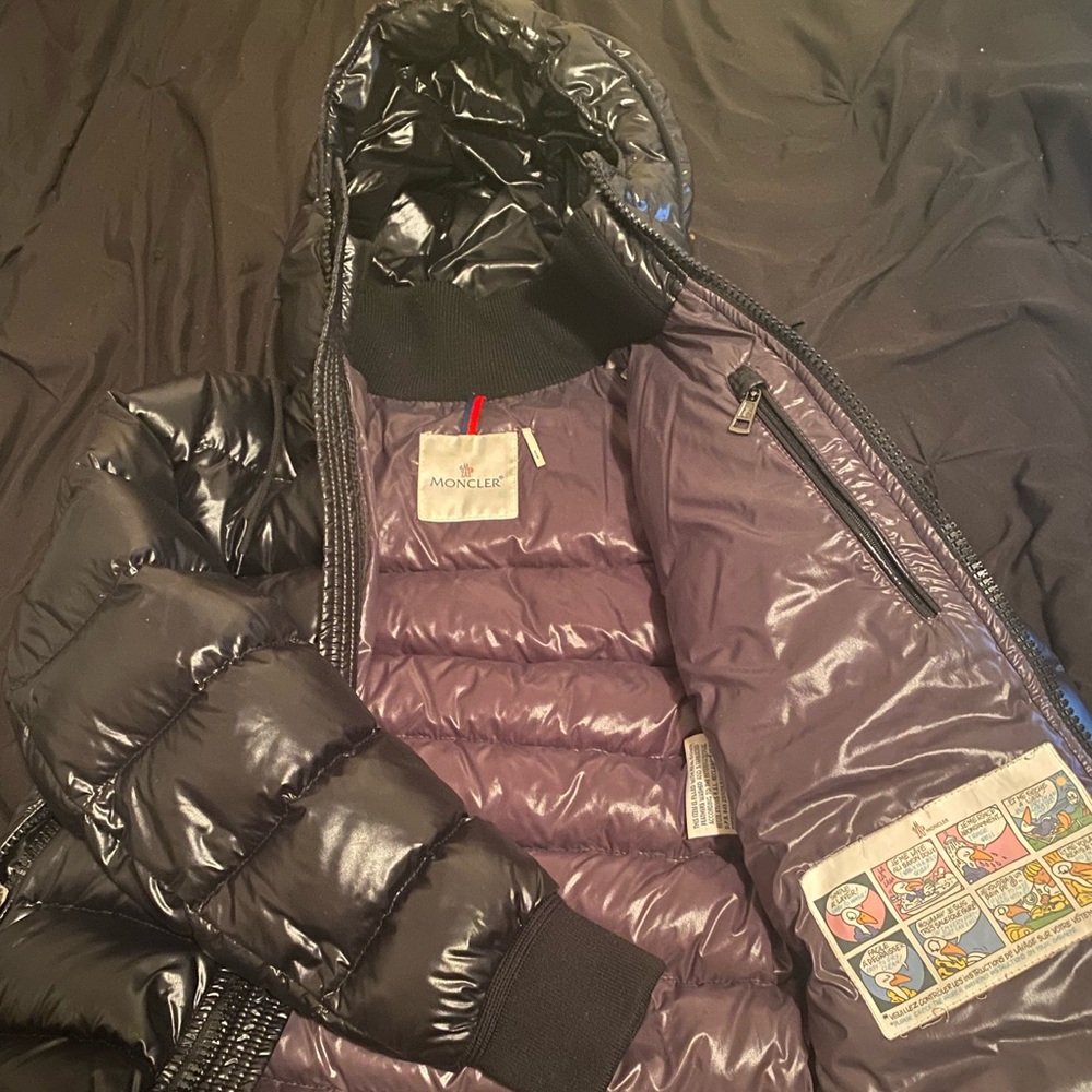 Moncler Men’s Puffer Size: 00